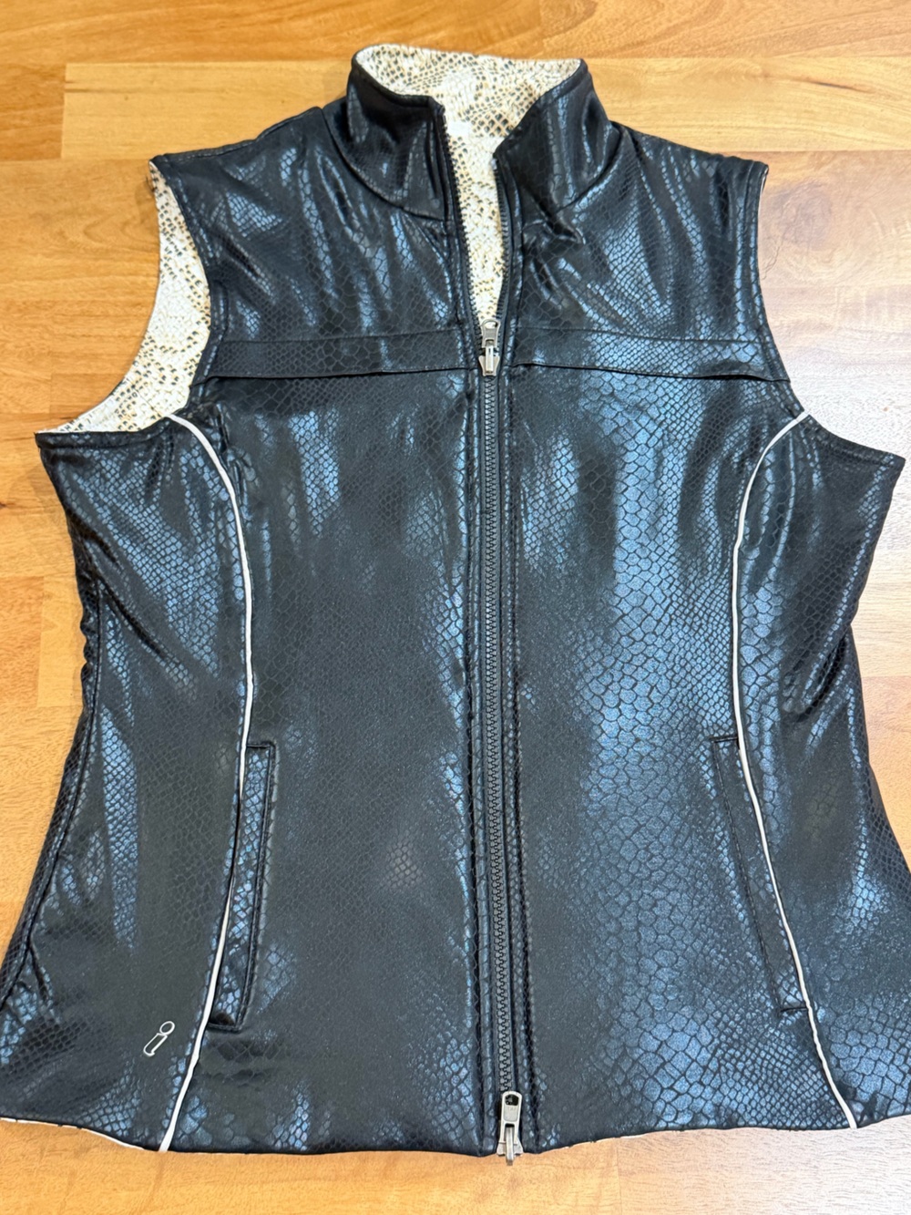 Tail Reversible Snakeskin Print Sleeveless Zip-Up Vest in Beige & Black - Small - Picture 6 of 11